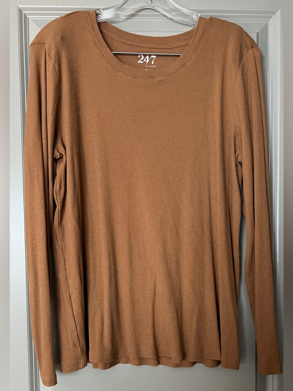 Women’s Long-Sleeve 24/7 Crewneck in Camel - XL